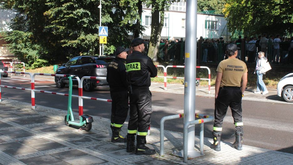 Próbna ewakuacja w V LO w Koszalinie