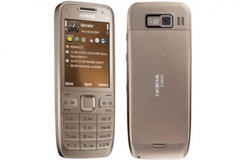 Nokia E52 z niezłą baterią