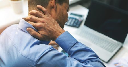 Zespół górnego otworu klatki piersiowej – przyczyny, objawy i leczenie
