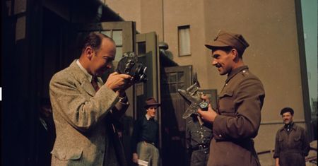 Warszawa. Amerykański reporter w stolicy. Julien Bryan dokumentował oblężenie miasta