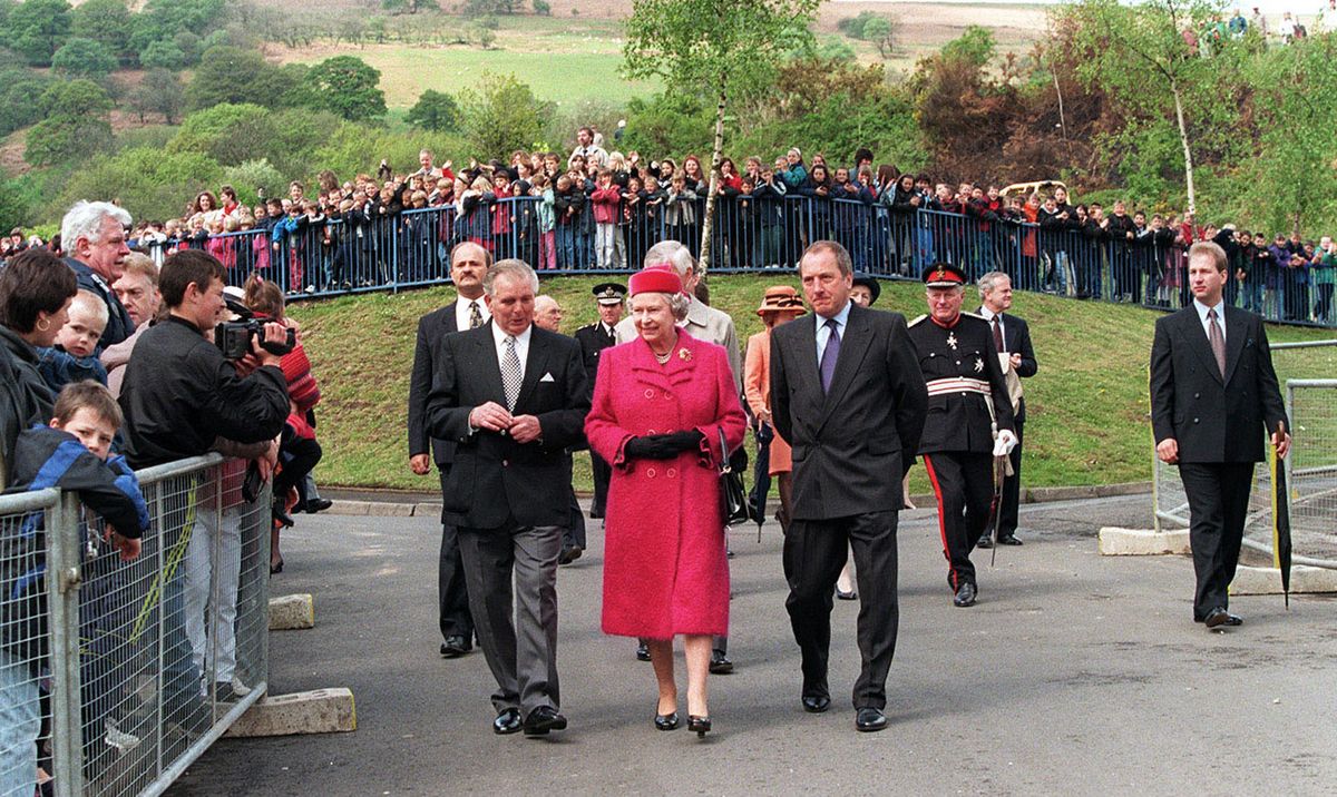 Elżbieta II w Aberfan w 1997 roku 