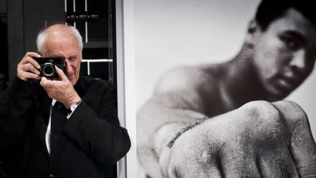 „Fotografuję i nie zadaję pytań” – po wernisażu legendy Magnum Photos 1