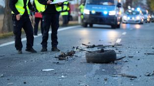 Sprawę tajemniczego wypadku na A1 przejęli policjanci z Wąbrzeźna. Kierowca jest poszukiwany