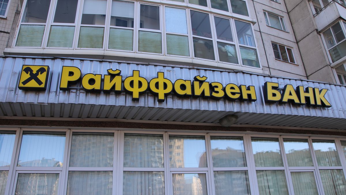 Raiffeisen Bank International, known as Raiffeisen logo seen
SAINT-PETERSBURG, RUSSIA - 2022/02/27: Raiffeisen Bank International, known as Raiffeisen logo seen on a residential building during the sanctions against Russian banks. (Photo by Maksim Konstantinov/SOPA Images/LightRocket via Getty Images)
SOPA Images
raiffeisen bank international, raiffeisen, bank, russian banks, company, brand, branding, logos, signs