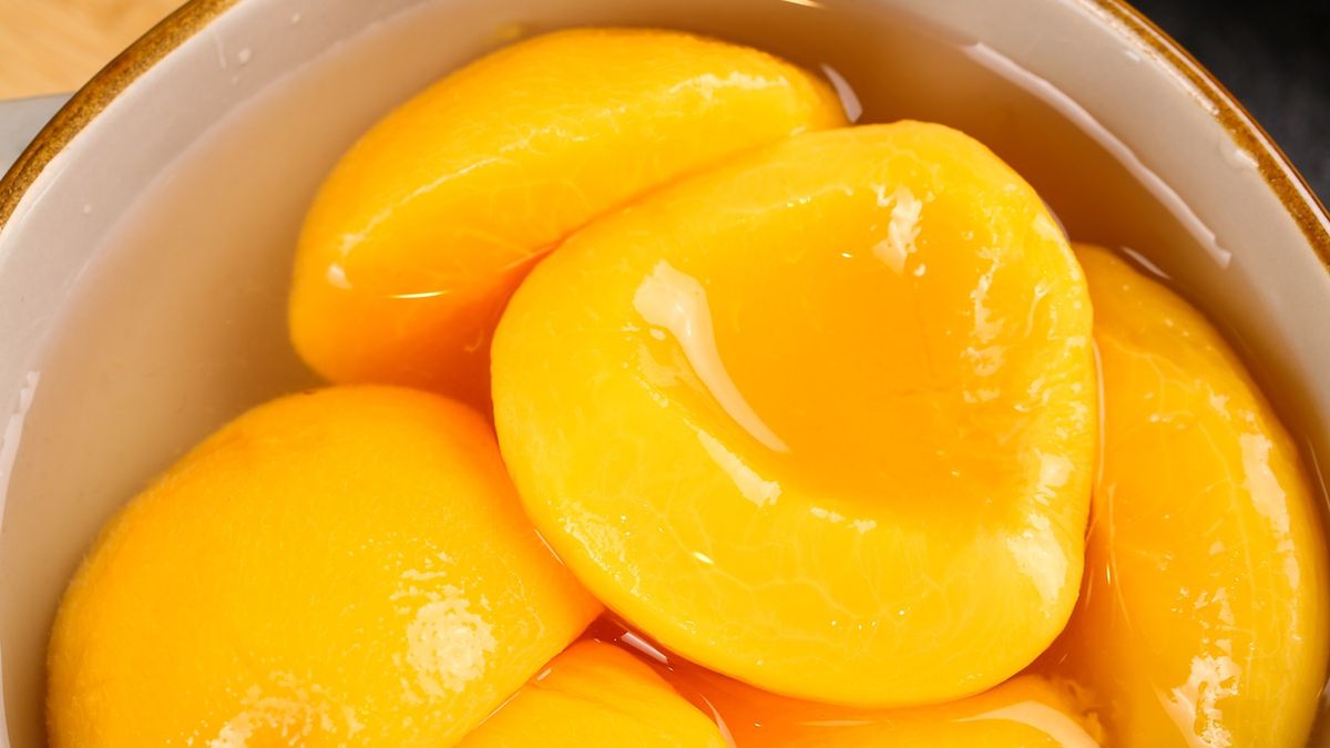 Dodajemy je do ciast i kładziemy n a gofrach