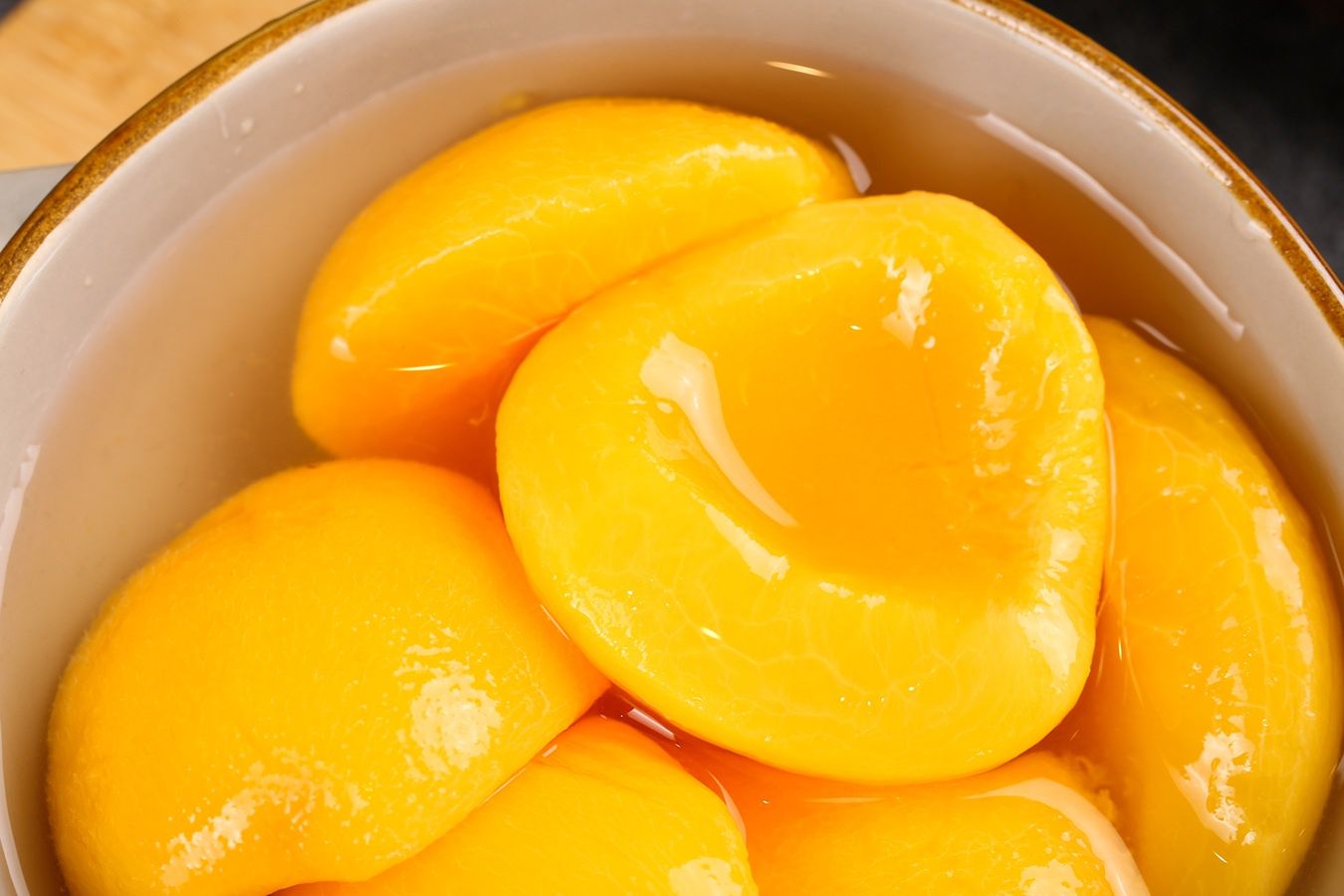 Dodajemy je do ciast i kładziemy na gofrach. Cukrowa bomba