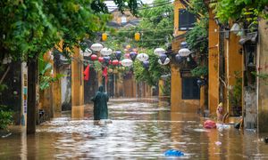 Wietnam: gwałtowne powodzie w centrum kraju. Rośnie bilans ofiar i zniszczeń