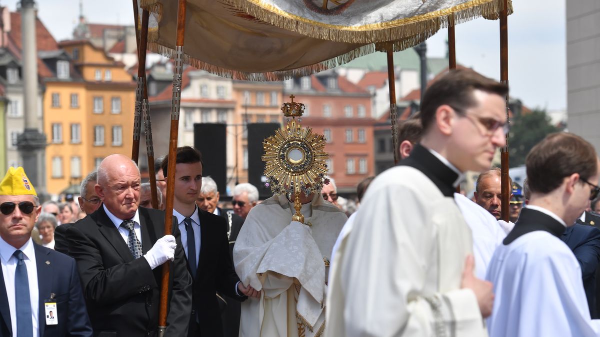 W Boże Ciało w całym kraju organizowane są procesje