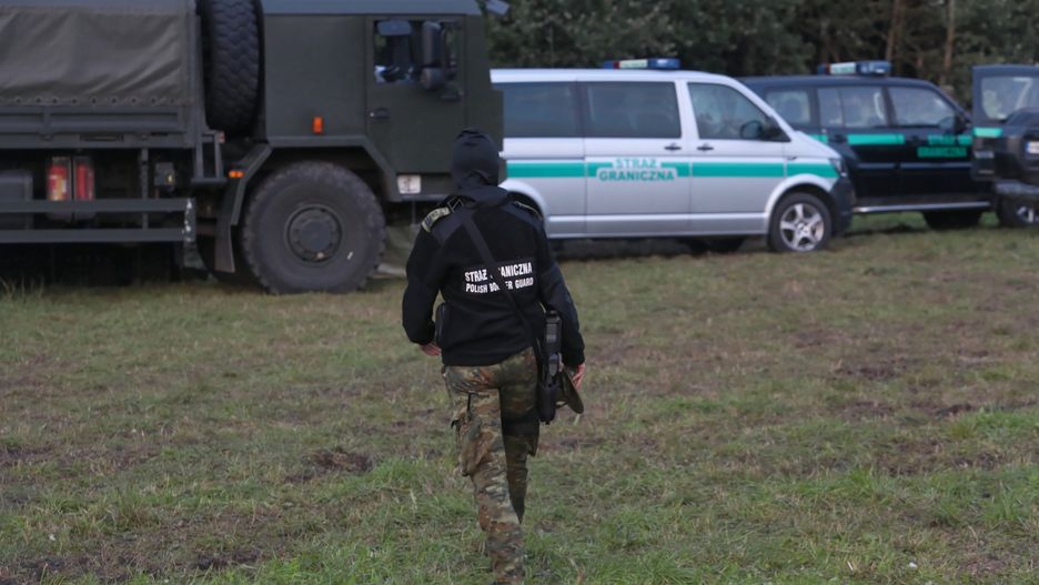 Dramatyczna sytuacja uchodźców z Afganistanu w Usnarzu Górnym. Są uwięzieni na granicy
