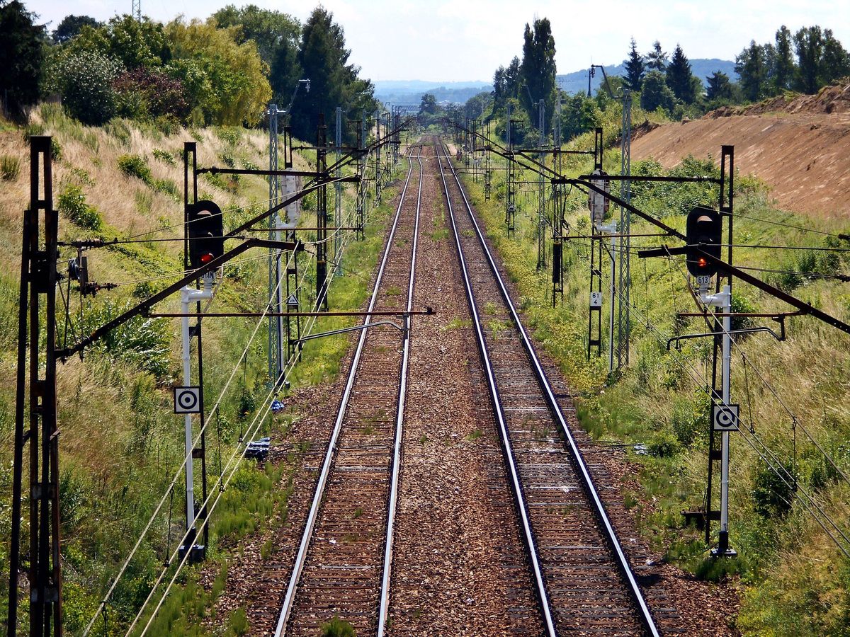 Nowa linia kolejowa do Pyrzowic ma być gotowa do 2023 r. 