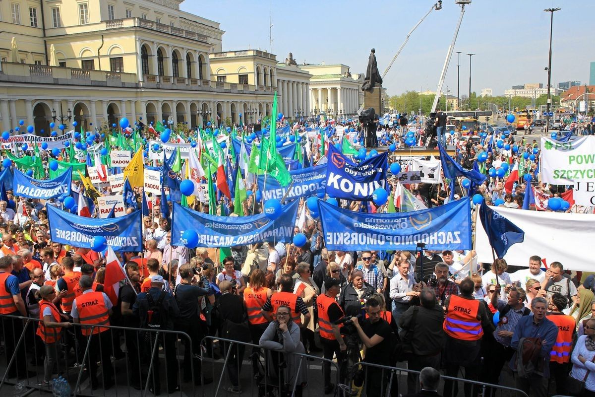 Rozpoczęła się manifestacja środowisk opozycyjnych - "Marsz Wolności"