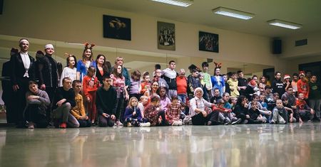 Taneczne Spotkania Mikołajkowo-Gwiazdkowe – radość, terapia i integracja
