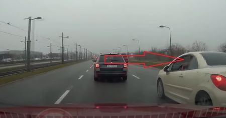 Jazda "po warszawsku". Wtedy zobaczył kamerkę