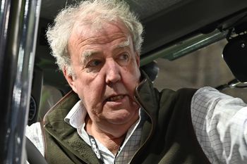 Jeremy Clarkson ujawnił diagnozę. Siedem objawów raka prostaty, które warto znać