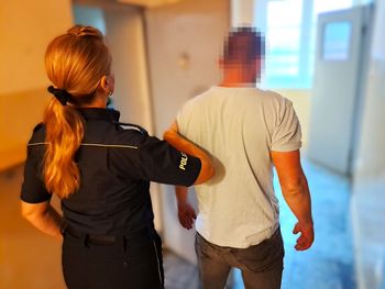 Kościerzyna: 5 tys. porcji narkotyków w mieszkaniu 38-latka. Najbliższe 12 lat może spędzić w więzieniu