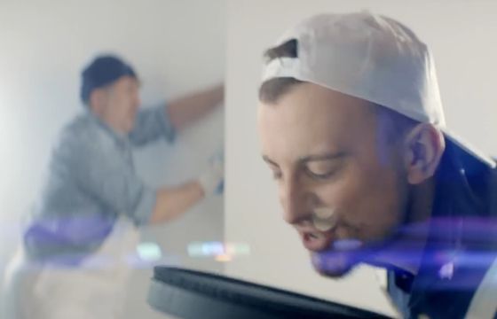 „Ona tańczy dla mnie” w reklamie gładzi Cekol (wideo)