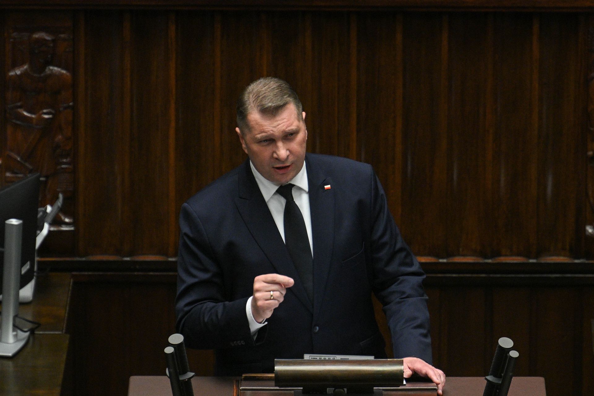 Polityczna zgoda w sprawie paliw? PiS naciska, KO deklaruje działania