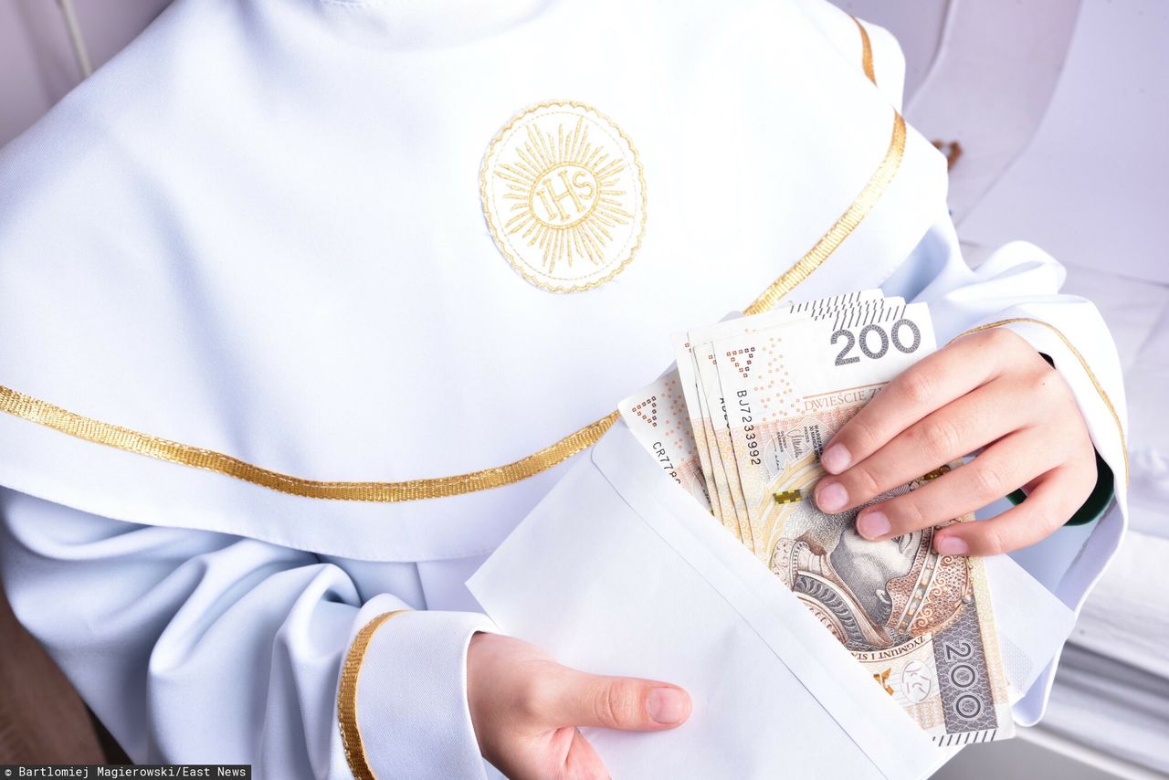 Ile dać na komunię? Chrzestni złapią się za portfele