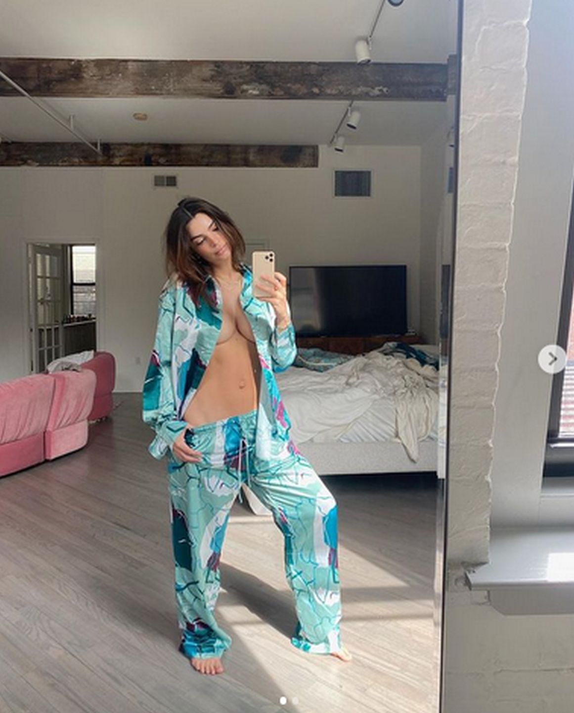 Emily Ratajkowski 