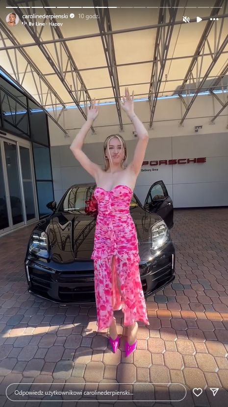 Caroline Derpienski chwali się nowym autem