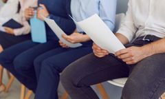 Najpopularniejsze kierunki studiów 2025. Co najchętniej wybierają kandydaci?