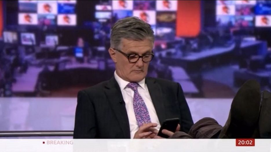 Tak się pracuje w BBC News, gdy "nikt" nie patrzy
