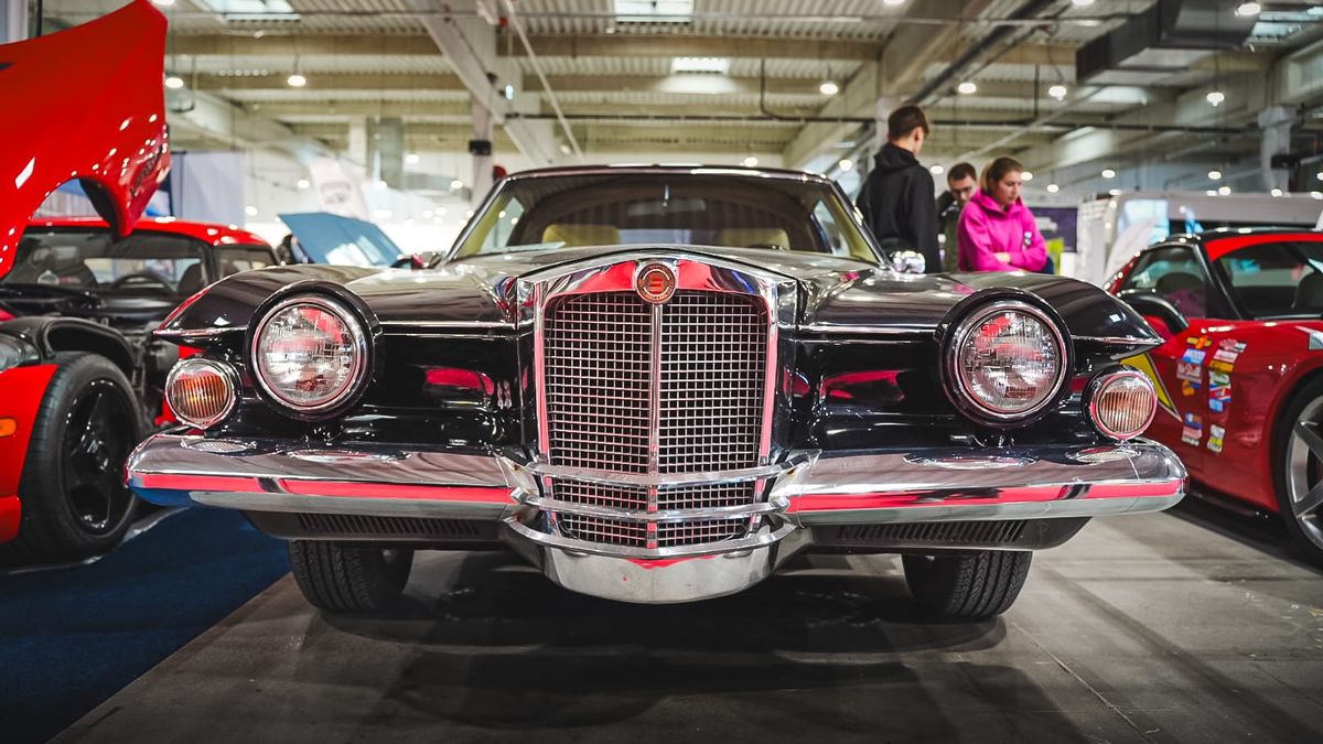 Auto na Retro Motor Show w Poznaniu