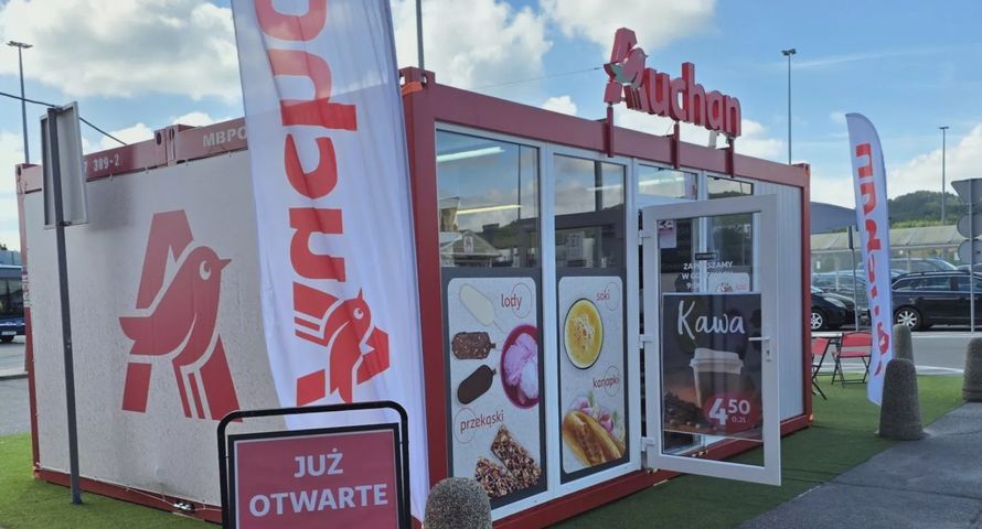 Auchan Summer, czyli hipermarketowy gigant idzie śladami Żabki
