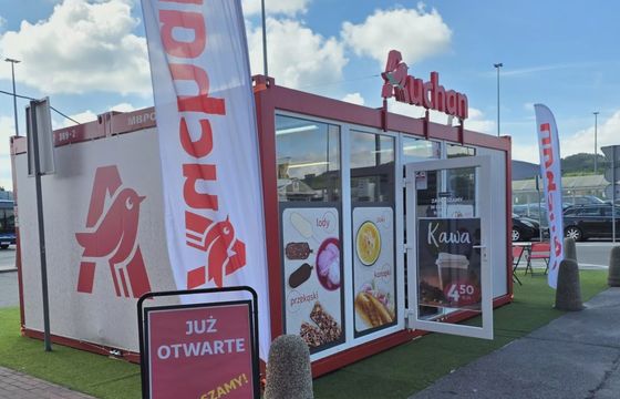 Auchan Summer, czyli hipermarketowy gigant idzie śladami Żabki