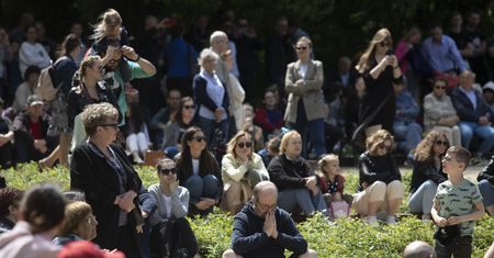 "Stolica cofnięta mentalnie". Łazienki Królewskie oburzyły warszawiaków