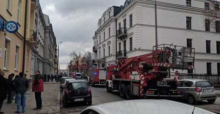Alarm bombowy w akademikach należących do KUL. Ewakuowano studentów