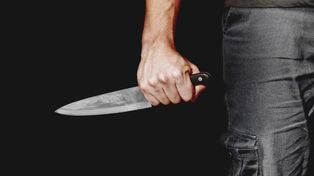 Włocławek: Dramat na ul. Toruńskiej. Kobieta raniona nożem przed blokiem