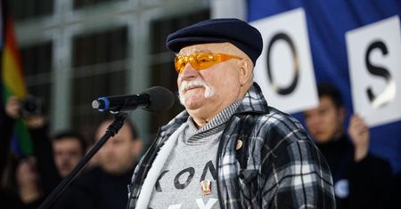 Lech Wałęsa odpowiada hejterowi. Zaskakująca riposta
