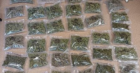Ukrywał na balkonie narkotyki o wartości prawie 300 tysięcy złotych.