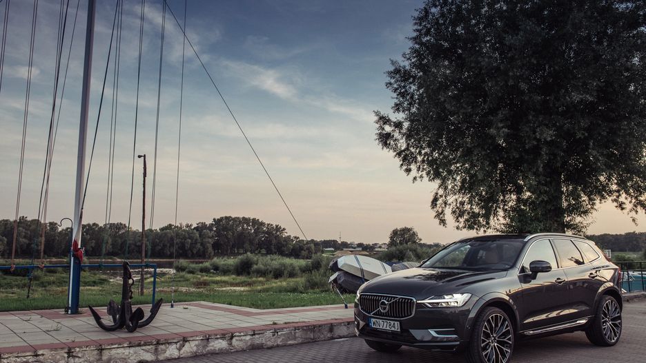 Volvo XC60 na terenie warszawskiego Yachtklubu
