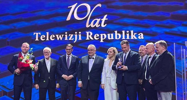 TV Republika rozdała nagrody na 10-lecie. Dziękował Morawiecki, „chyży rój” w laudacji dla Pietrzaka