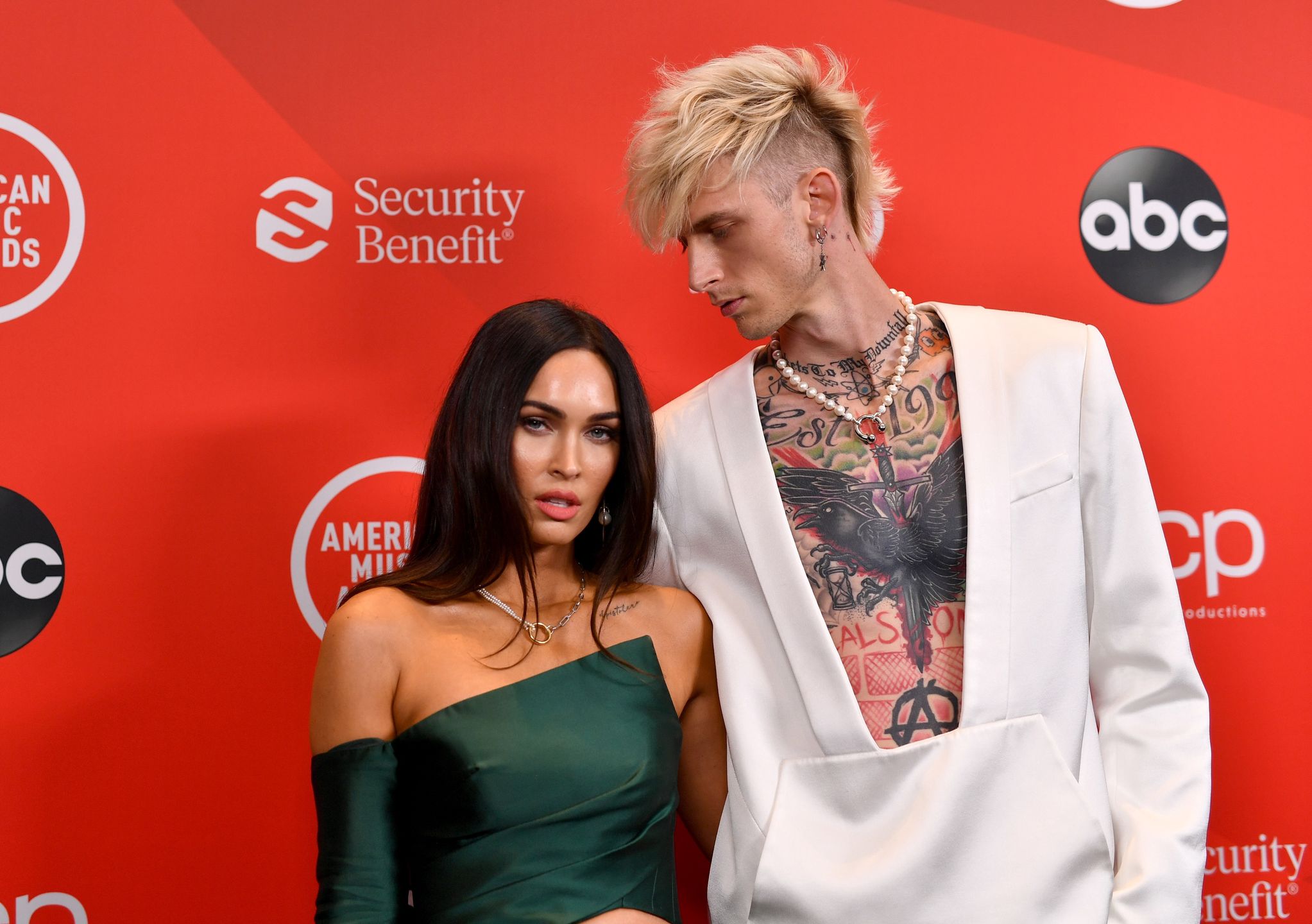 Megan Fox i Machine Gun Kelly na American Music Awards 2020