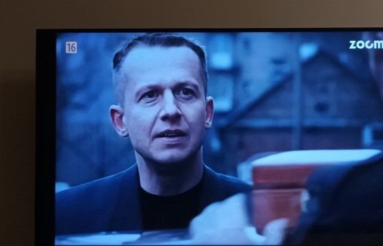 Po karze od szefa KRRiT Zoom TV wyciszył wulgaryzmy w filmie „Psy”