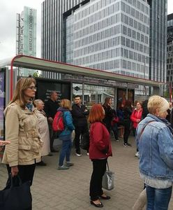 Pociągi z Warszawy nie kursują, drugi dzień wielkiego remontu. Relacja naszej reporterki