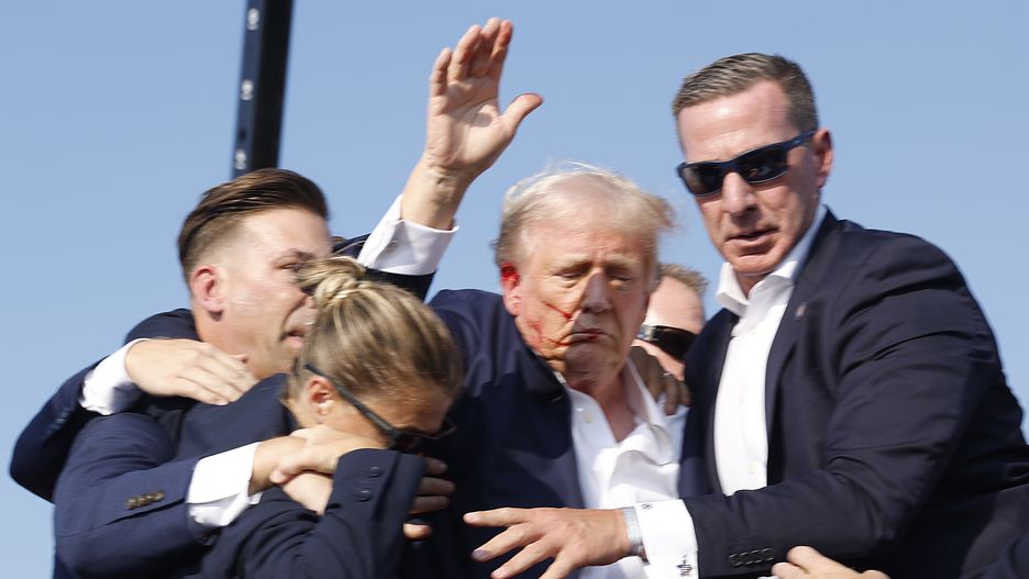 Donald Trump, były prezydent USA i kandydat na urząd po sobotnim wiecu, na którym doszło do nieudanego zamachu na jego życie