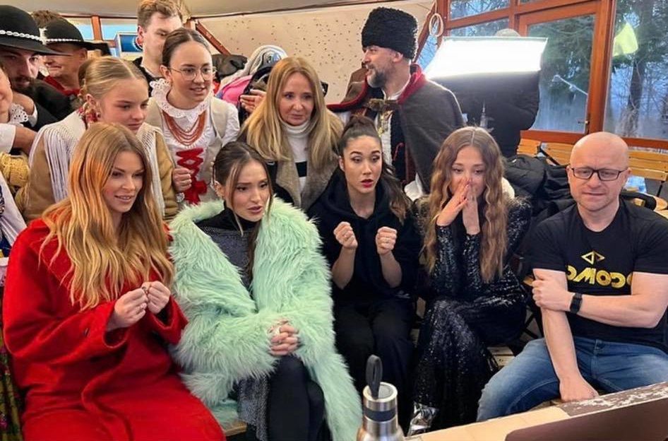 Marina Łuczenko rzuca się w ramiona Joanny Kurskiej