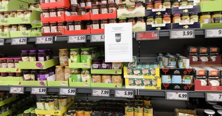 Pilny komunikat dla klientów Lidla. Sklep wycofał produkt i apeluje o jego zwrot