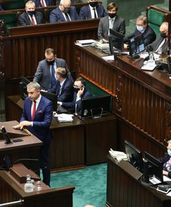 Awantura i hymn UE w Sejmie. Witek reaguje na wniosek posła Lewicy