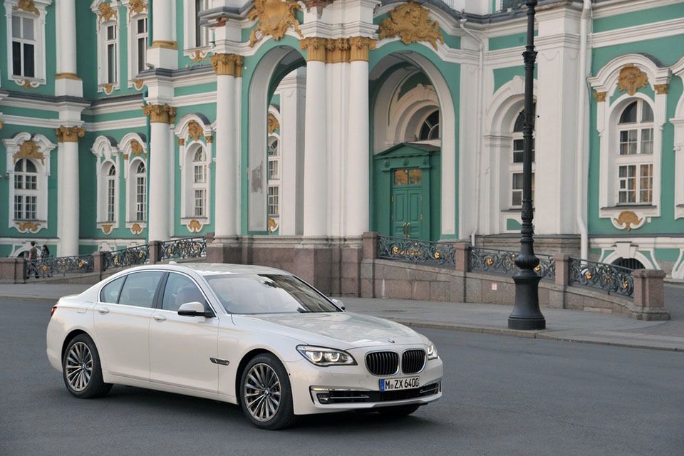 BMW serii 7 na rok 2013 - megagaleria niemieckiego okrętu flagowego 29