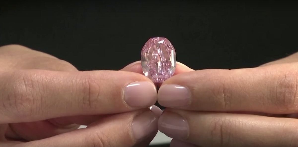 Zdjęcie dnia. Różowy diament sprzedany za ponad 100 milionów złotych 6