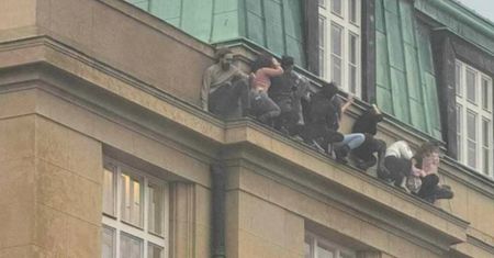 Masakra w Pradze. Prezydent Czech wraca do kraju