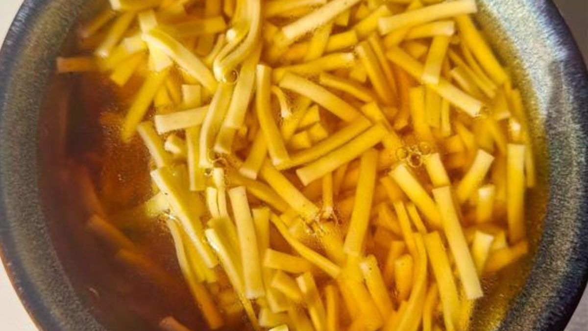 Złocisty i klarowny rosół