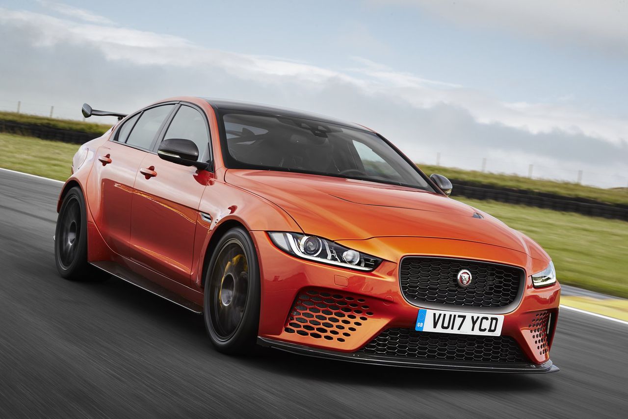 Jaguar XE SV Project 8 (2017) - premiera