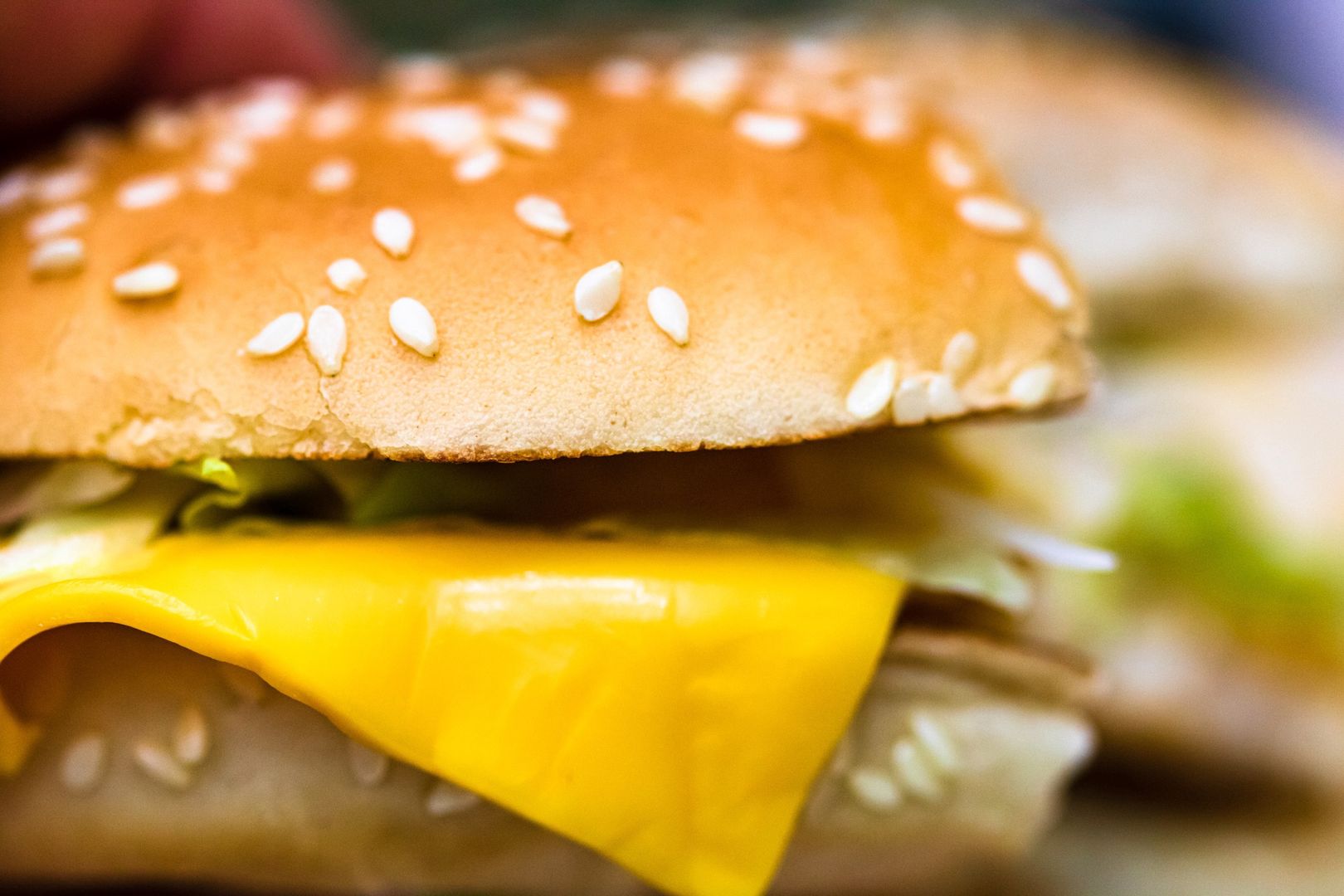 Domowe cheeseburgery jak z McDonalda. Zdrowsze i wciąż smaczne