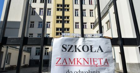 Koronawirus w Polsce. Część uczniów zniknęła z polskiego systemu oświaty. Rzecznik Praw Obywatelskich Adam Bodnar interweniuje